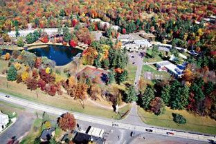 Pocono & Conference Center - Pocono Mountains Hotel Lake Harmony