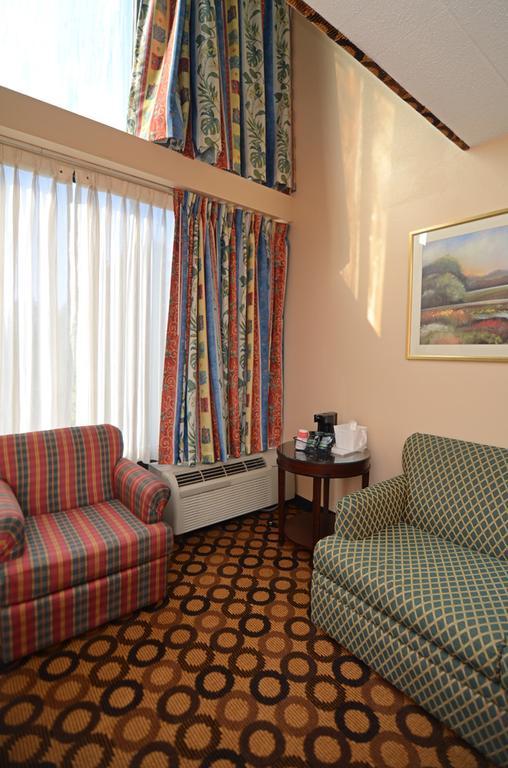 Pocono & Conference Center - Pocono Mountains Hotel Lake Harmony