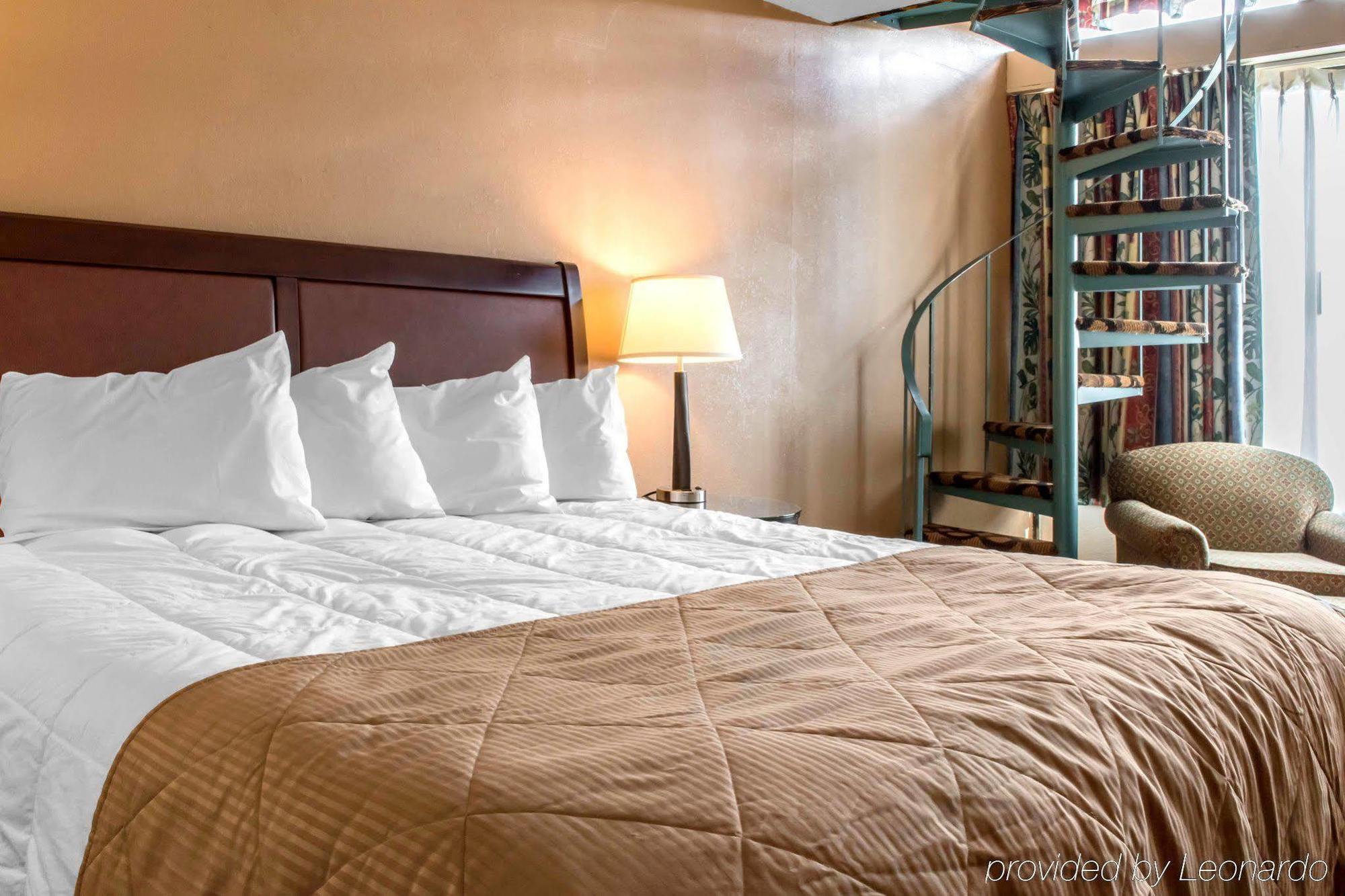 Pocono & Conference Center - Pocono Mountains Hotel