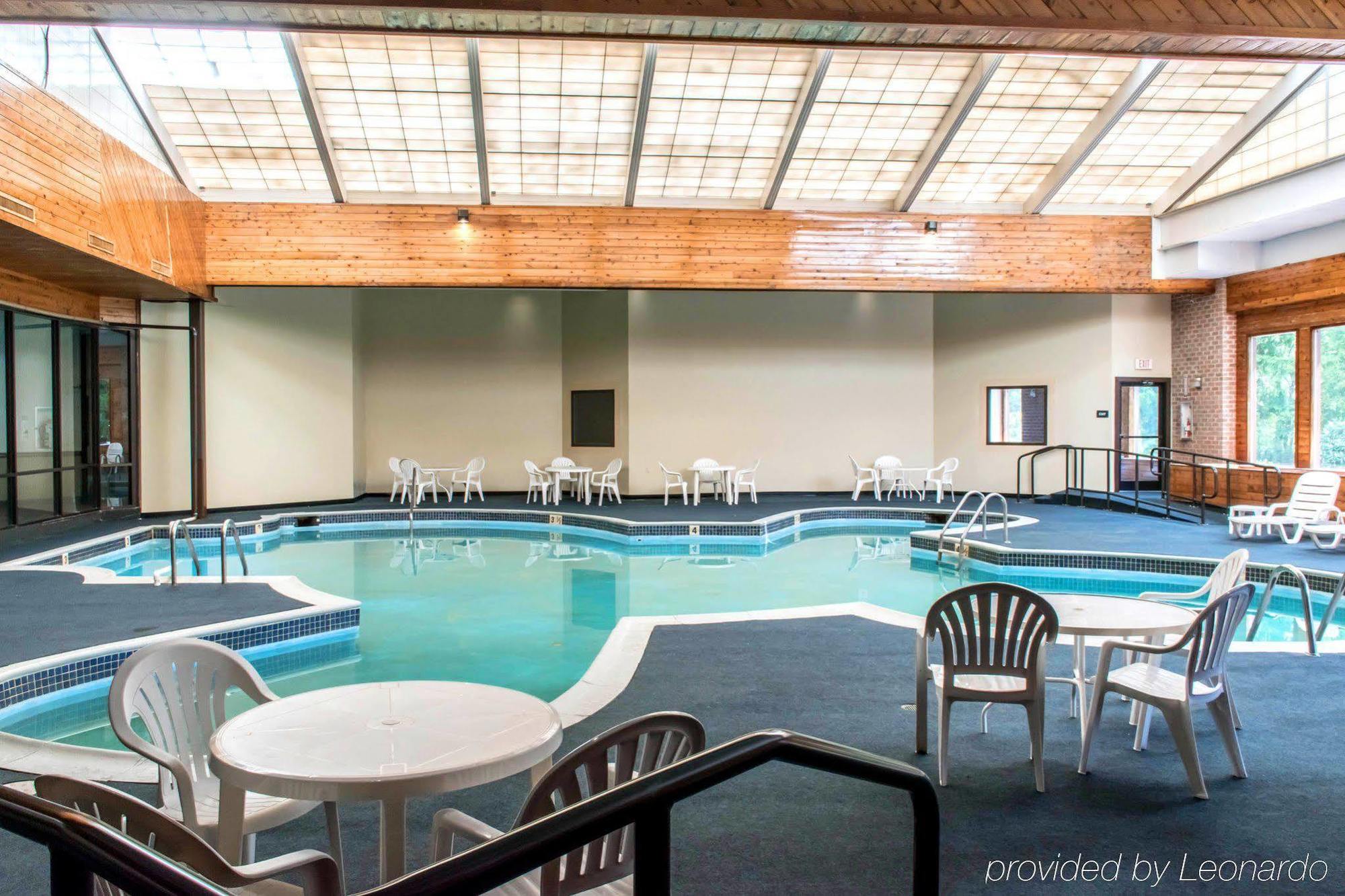 Hotel Pocono & Conference Center - Pocono Mountains 2*