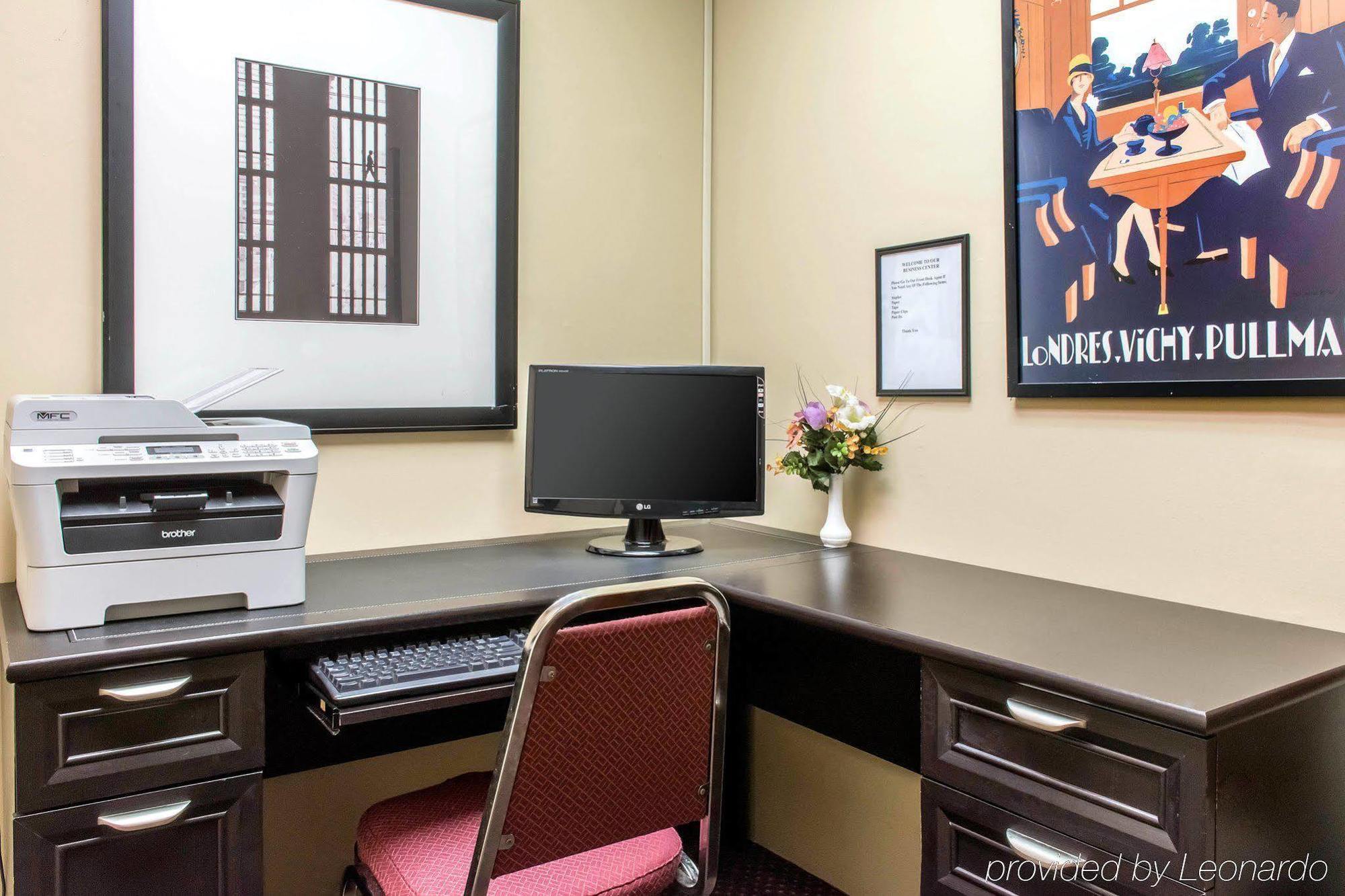 Hotel Pocono & Conference Center - Pocono Mountains 2*