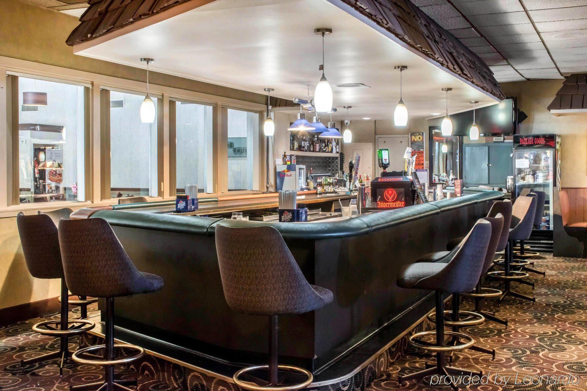 Hotel Pocono & Conference Center - Pocono Mountains 2*