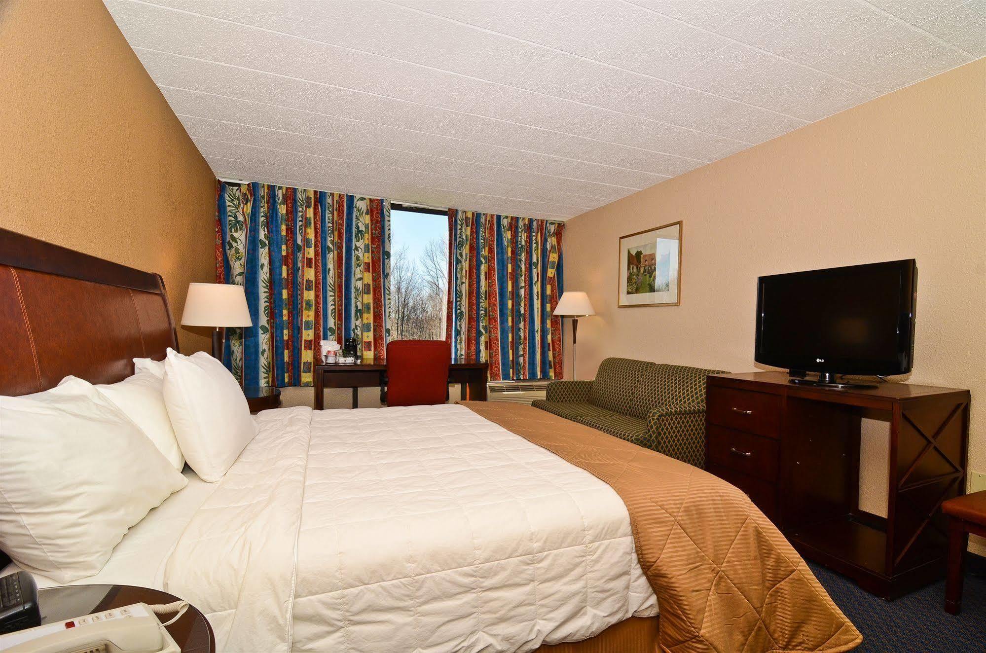 Hotel Pocono & Conference Center - Pocono Mountains