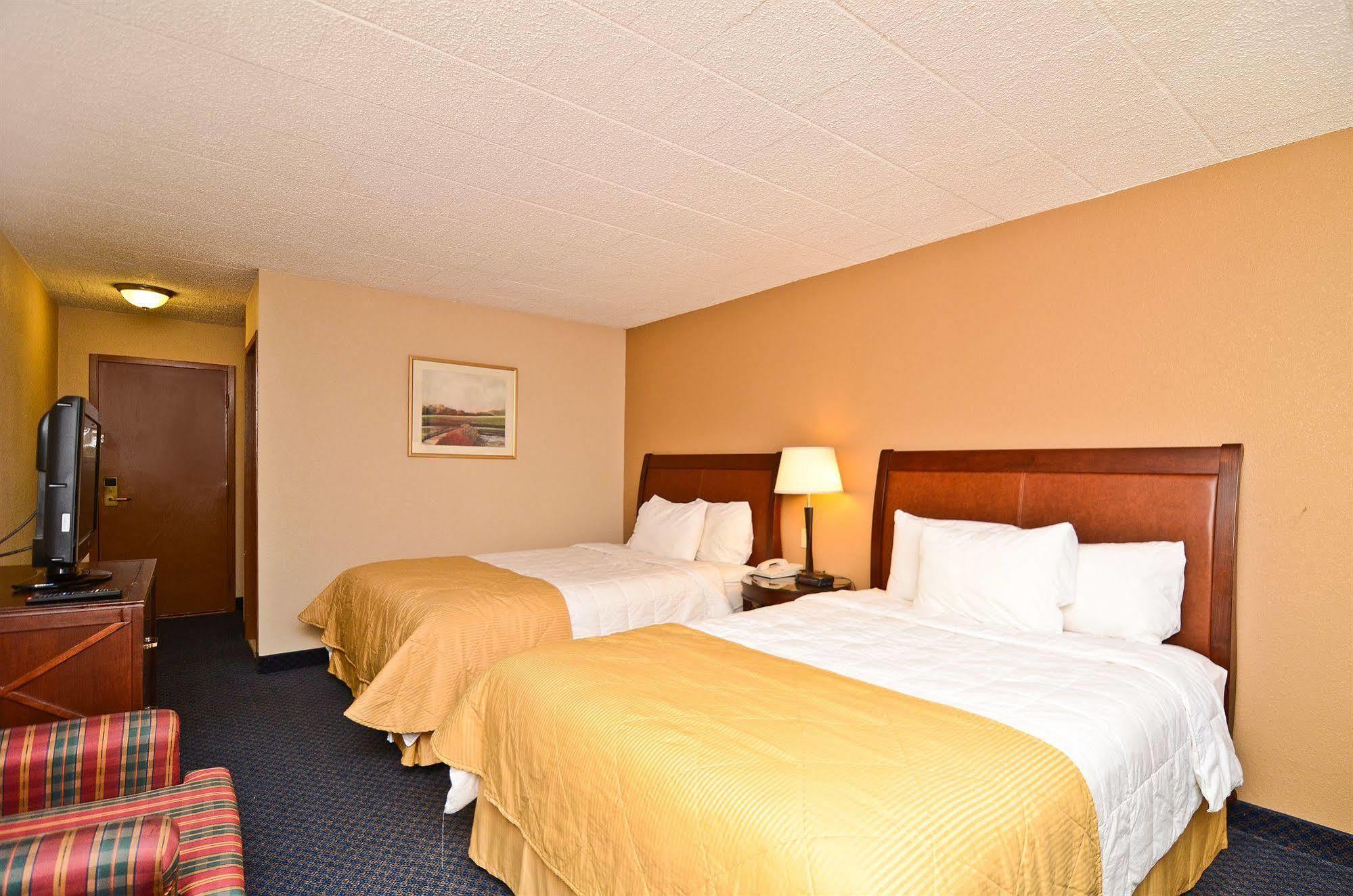 Pocono & Conference Center - Pocono Mountains Lake Harmony