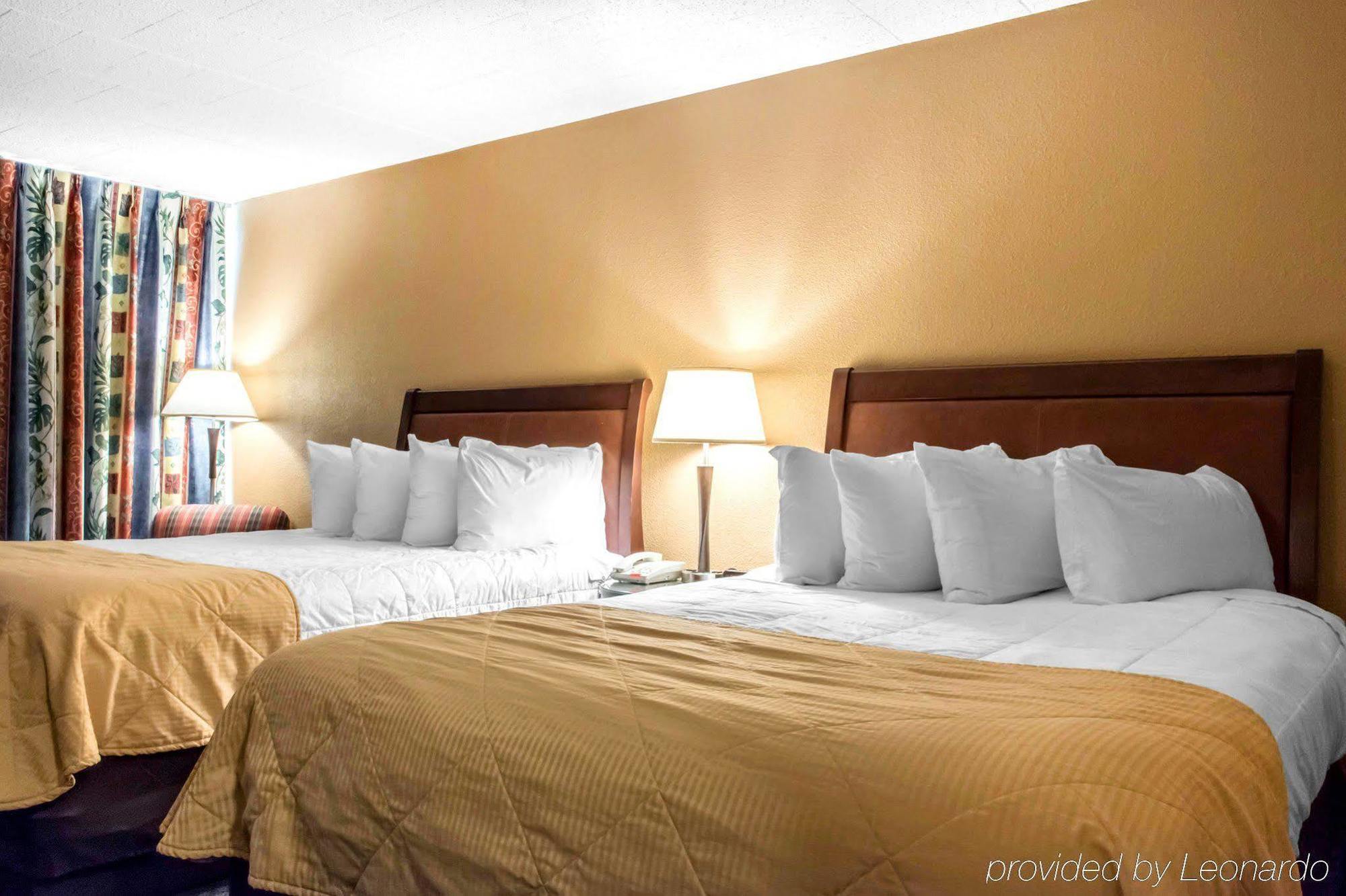 Hotel Pocono & Conference Center - Pocono Mountains 2*