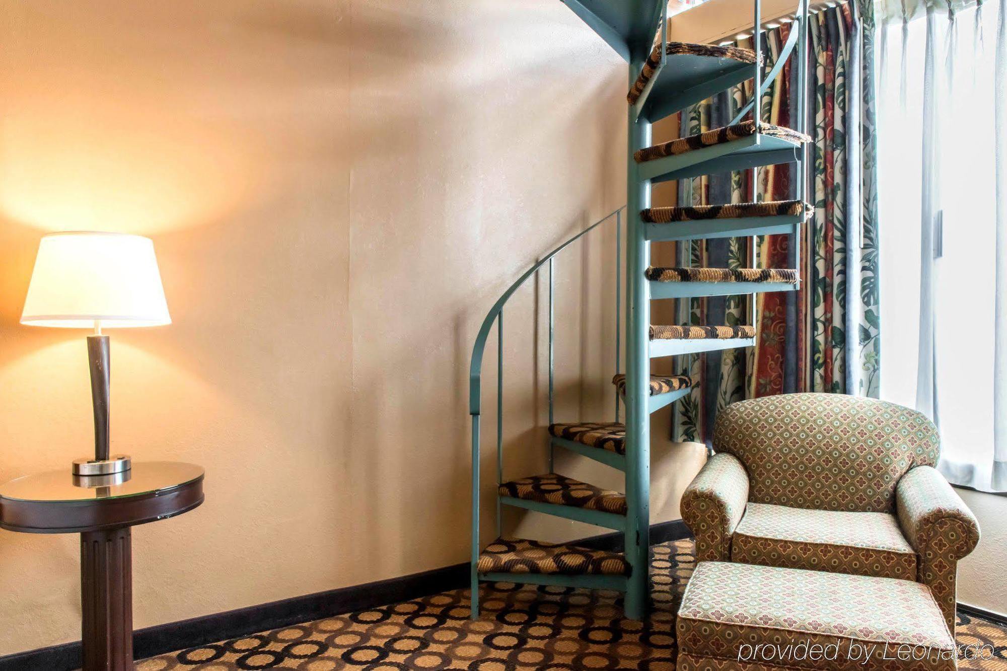 Hotel Pocono & Conference Center - Pocono Mountains 2*