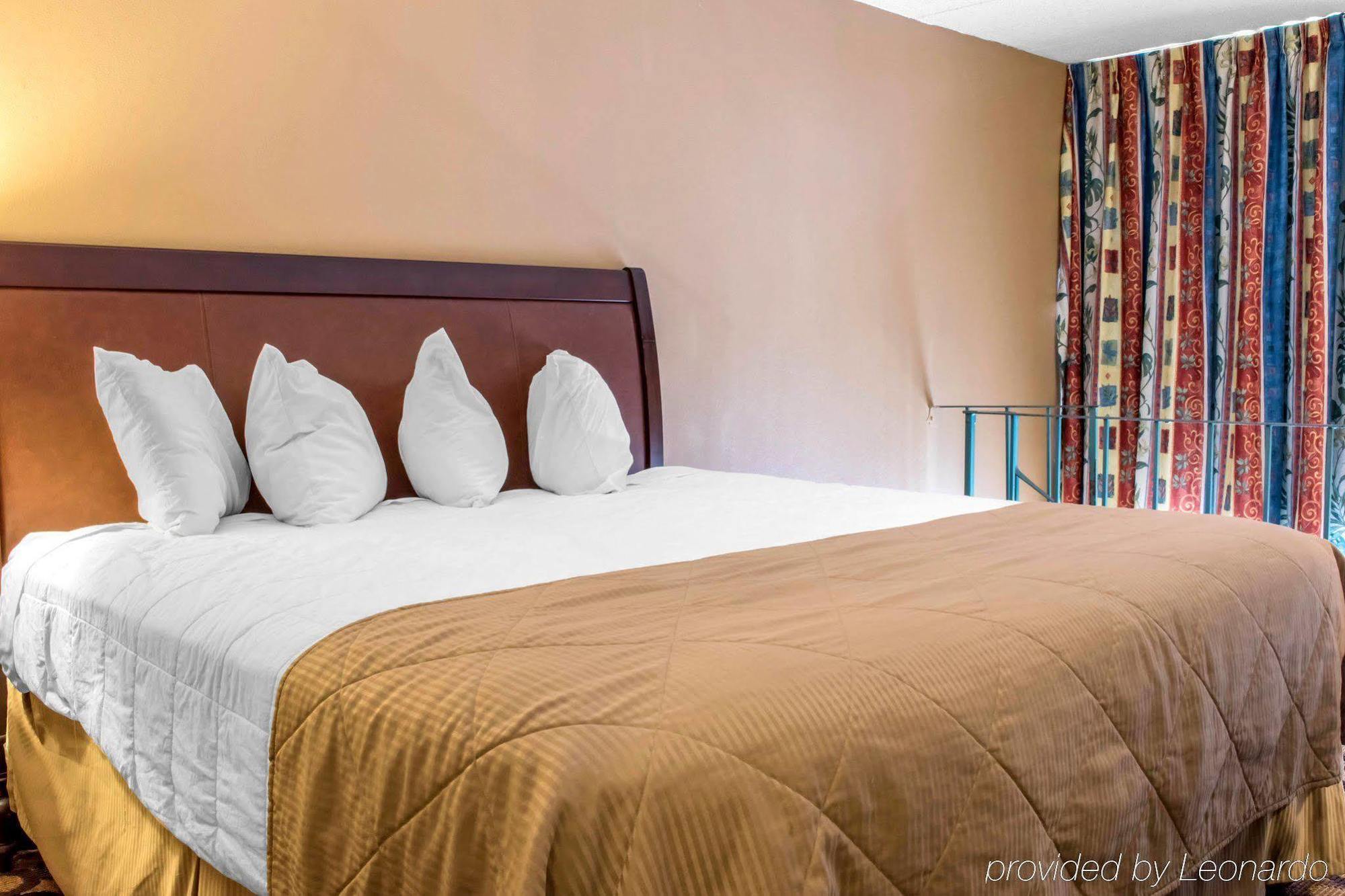 Pocono & Conference Center - Pocono Mountains Hotel