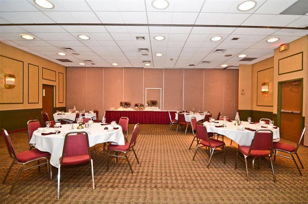 Hotel Pocono & Conference Center - Pocono Mountains 2*