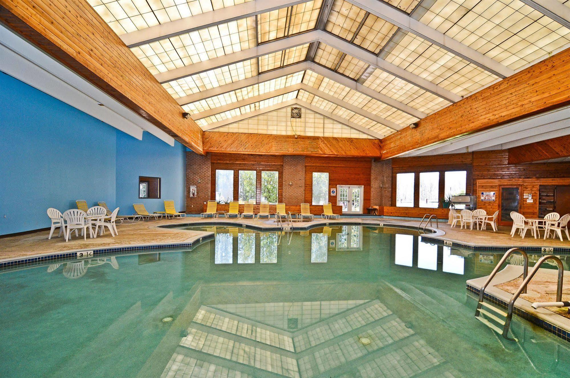 Pocono & Conference Center - Pocono Mountains 2*